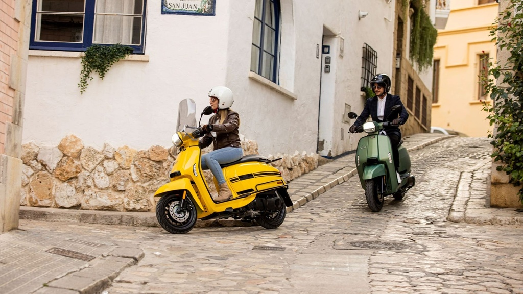 Lambretta_header-v200-2500-90prz-cropped.jpg